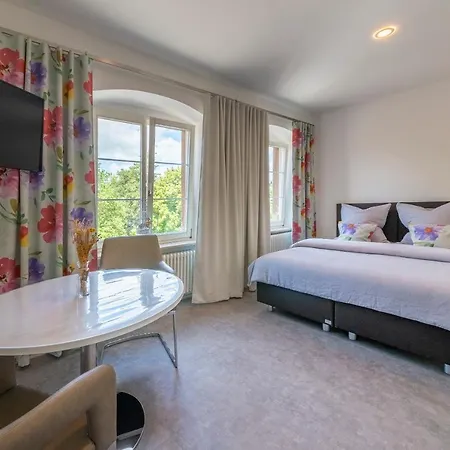 Apartman 11 *